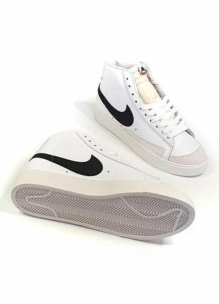 Nike blazer mid 77 vintage
•white•