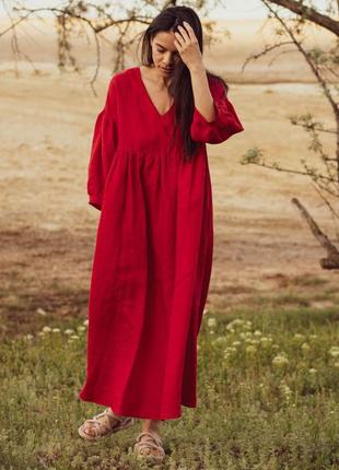 Красное платье оверсайз с длинным рукавом в стиле бохо из натурального льна