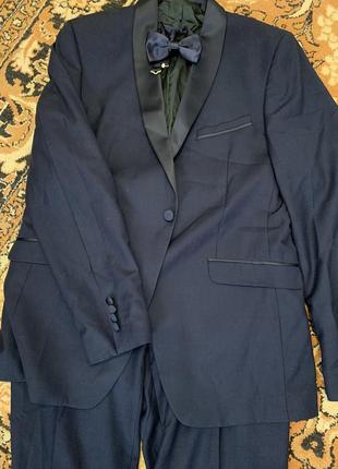 Классический мужской костюм