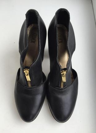 Кожаные ботинки туфли с разрезами oxmox 39 р. натуральная кожа6 фото