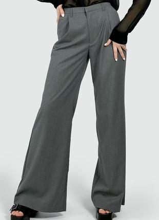 Широкие брюки-палаццо stradivarius 8248-393-210 темно-серые xs