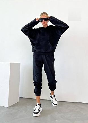 Женский костюм