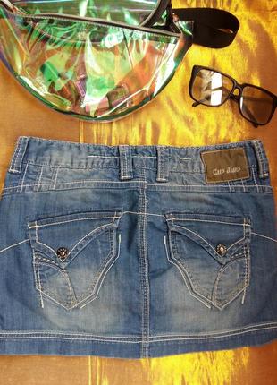 Крутая джинсовая мини юбка с карманами  48-50 р.2 фото