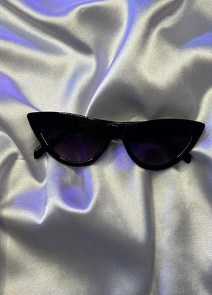 Треугольные солнцезащитные очки1 фото