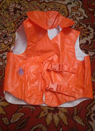 Спасательный жилет