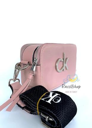 Женская сумочка "ck" пудровая2 фото