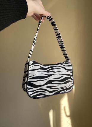 Мініатюрна сумочка багет в анімалістичний принт, сумка в принт зебри1 фото