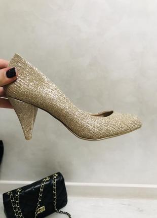 Новые женские золотистые туфли dorothy perkins 37 размер8 фото
