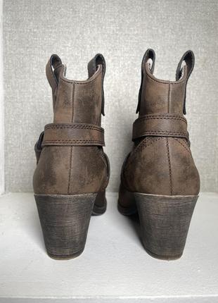 Кожаные ботинки казаки на толстом каблуке rocket dog western ankle boots ( new rock, destroy, underground, shock, buffalo )5 фото
