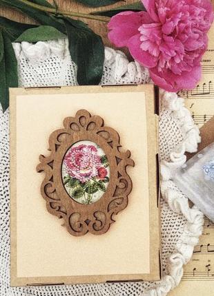 Панно, підвіска «троянда», вишивка на полотні, дерево, декор хендмейд, ручна робота1 фото
