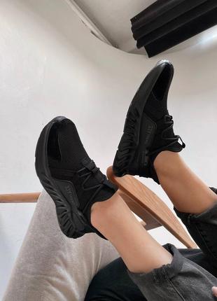 Черные легкие кроссовки из текстиля и вставками из эко-кожи 
высота: 5 см,платформа: 2-4 см
на среднюю и широкую ножку