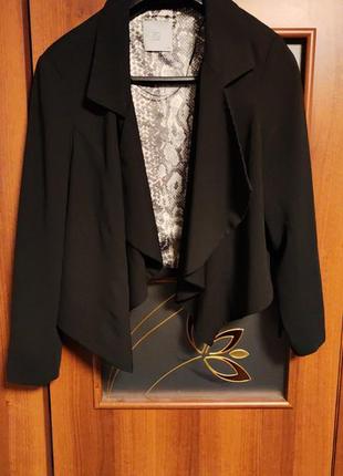 Піджак без ґудзиків