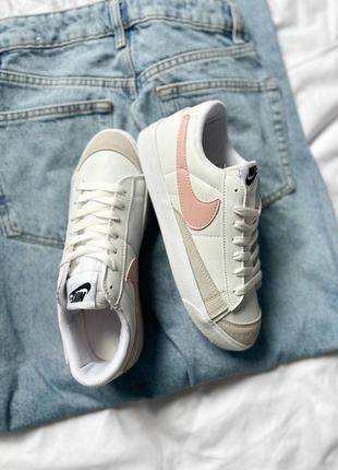 Жіночі кросівки nike