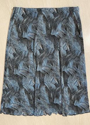 Очень красивая и стильная брендовая юбка-миди.