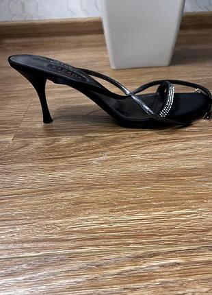 Босоножки escada