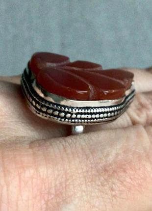 Индия, кольцо с резным сердоликом, размер 184 фото
