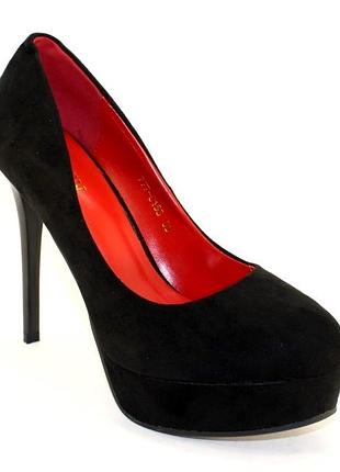 Шикарные замшевые черные туфли на шпильке с платформой