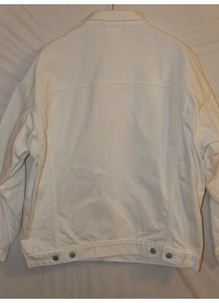 Оверсайзная кастомная белая джинсовая куртка h&m unisex2 фото