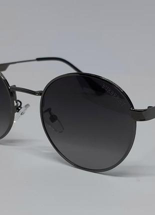 Окуляри брендові  жіночі сонцезахисні окуляри темно сірий градієнт в сріблястому металі