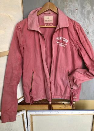 Класна легка куртка на весну та літо