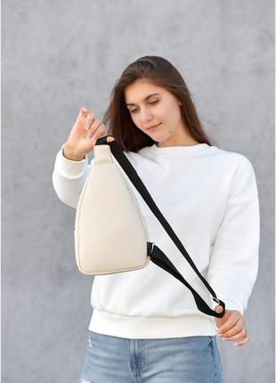 Женская сумка слинг через плечо sambag brooklyn молочная4 фото