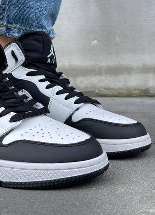 Жіночі кросівки nike air jordan 1 retro mid tuxedo / smb4 фото