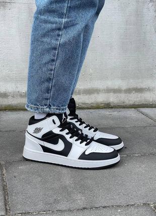 Жіночі кросівки nike air jordan 1 retro mid tuxedo / smb1 фото