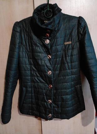 Куртка жіноча на весну 44 розмір