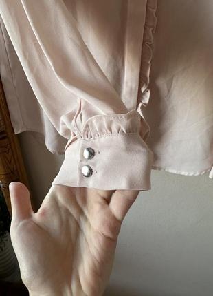 Розовая пастельная блуза рубашка с декоративными элементами рюши6 фото