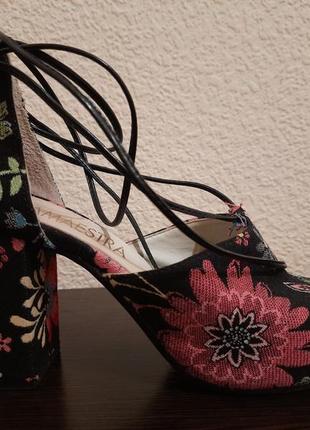 Босоножки женские