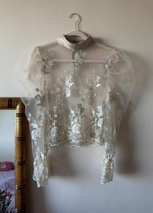 Новая очень красивая полупрозрачная вышитая бежевая блуза сетка с рукавами фонариками2 фото