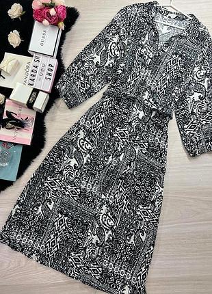 Платье с поясом