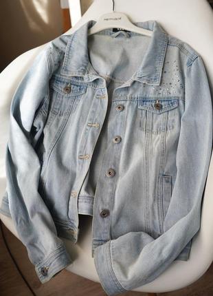 Куртка джинсовая прямого кроя светлый джинс