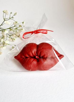 Свеча губы, уста, в форме губ, комплимент для клиента, аромасаше