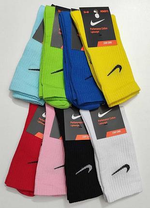 Набір 3 пари високі шкарпетки nike білі чорні червоні кольорові салатові жовті сині набір упаковка1 фото