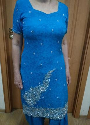Шикарный индийский наряд платье2 фото
