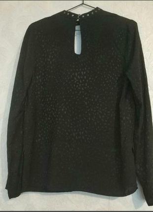 Блуза блузка с v-образным вырезом чокер хольнитены (заклепки)

     бренд next,р.122 фото