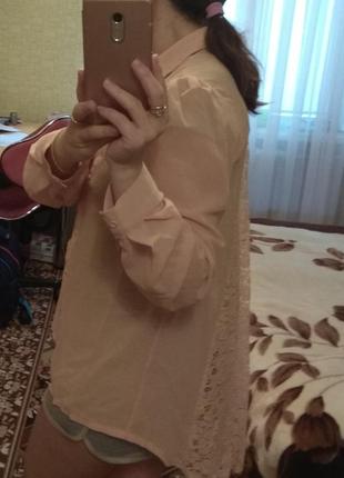 Блуза з ажурною спинкою