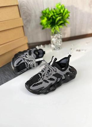 Легкие кроссовки для мальчиков