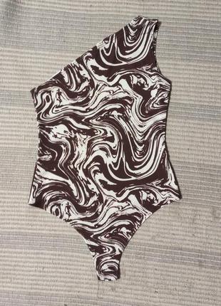 Боді ассиметричний