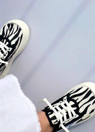 Кеди на дівчинку