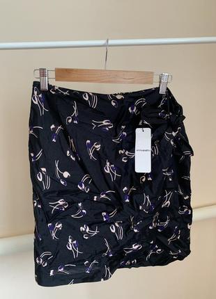 Черная мини юбка с тюльпанами.1 фото