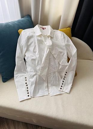 Новая белоснежная рубашка рубашка блуза с интересным дизайном