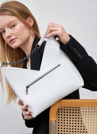 Женская сумка белая сумка среднего размера сумка на плечо наплечная сумка на цепочке3 фото