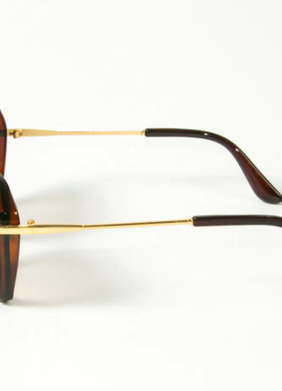 Очки женские солнцезащитные квадратные коричневый3 фото
