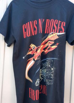 Чоловіча футболка із принтом групи guns n'roses.