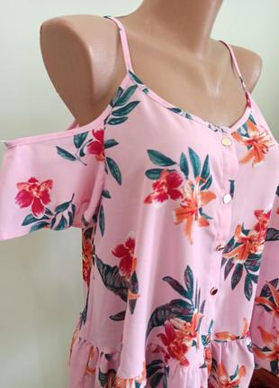 Блуза в цветочный принт с воланом/ рюшами2 фото