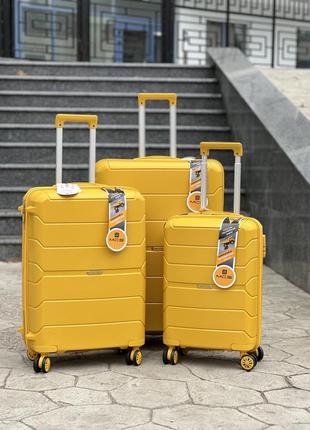 Качественный чемодан из полипропилен,модель 366,прорезиненный,надежная,колеса 360,кодовый замок,туреченя