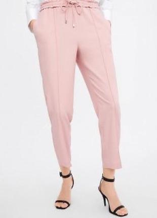 Розовые пудровые брюки брюки легкие летние зари на завязку с линиями стильные костюмные4 фото