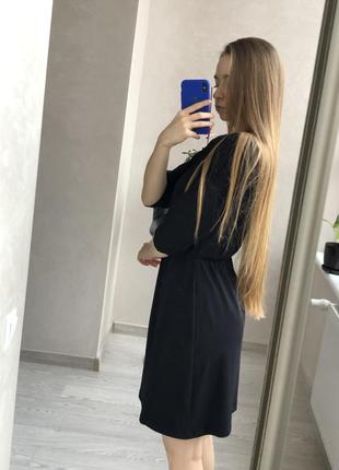 Чорне елегантне плаття h&m з вирізом